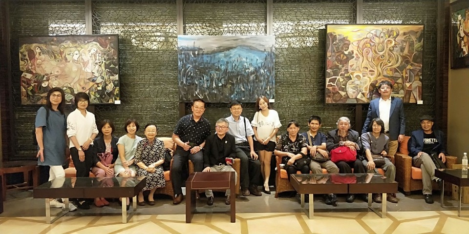 圖文：台灣畢卡索蘇奕荣大師和雕塑大師王昭旺在日月行館溫泉大飯店舉辦個展。（記者張光雄攝影）