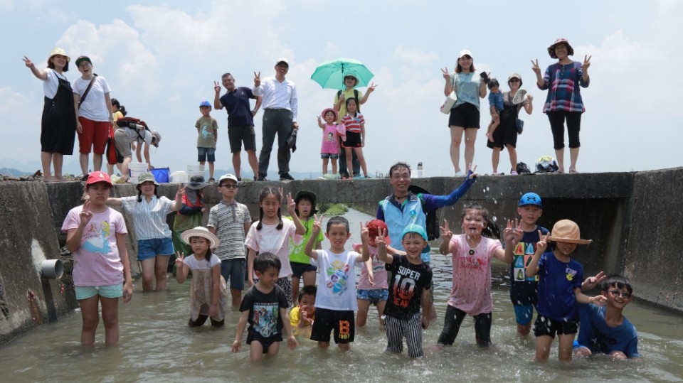 圖文：水規所結合在地五福國小發展排水路環境教案「水邊樂校」。（黎家興/提供）