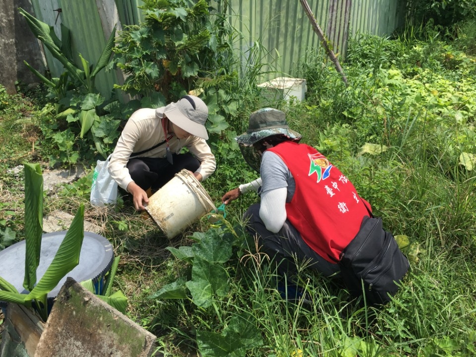 預防登革熱疫情 中市衛生局獎勵民眾主動通報。(記者張越安翻攝)