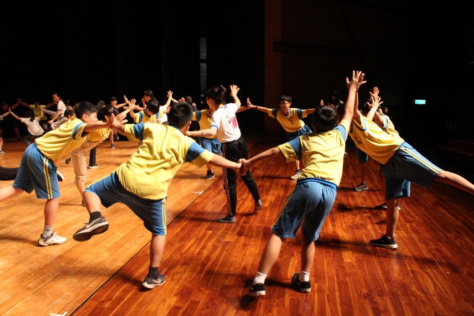 中山堂Fun劇場規劃專業藝術表演結合健康鍛鍊的體驗活動。(特派員林惠貞翻攝)