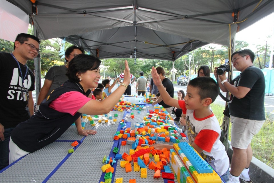 活動會場為孩子設立的積木遊戲區。(特派員林惠貞翻攝)
