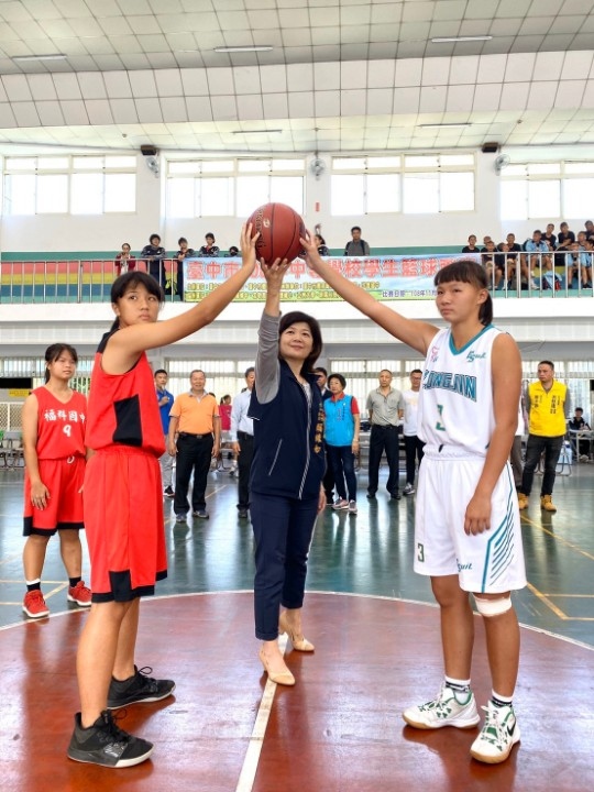 中市中等學校學生籃球聯賽開幕典禮。(記者劉明福翻攝)