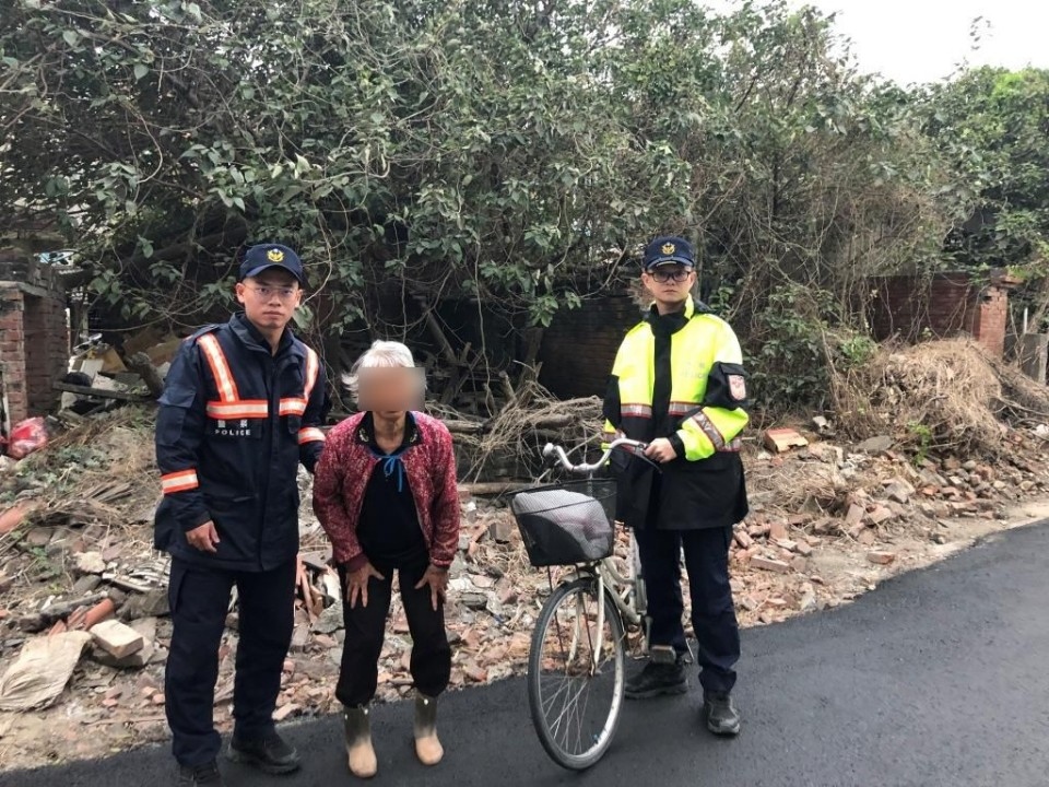 人臉辨識真厲害 臺西警助迷途老人平安返家(。(記者蘇杉郎翻攝)