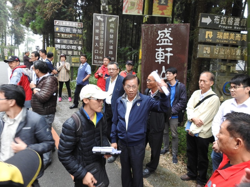 紓解春節壅塞 溪頭拓路增停車位 縣府加速規劃推動。(記者陳金泉翻攝)