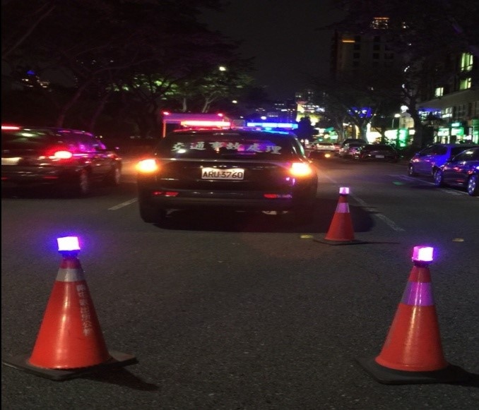 臺中市政府警察局採購「警報型警示燈」。(記者陳信宏翻攝)