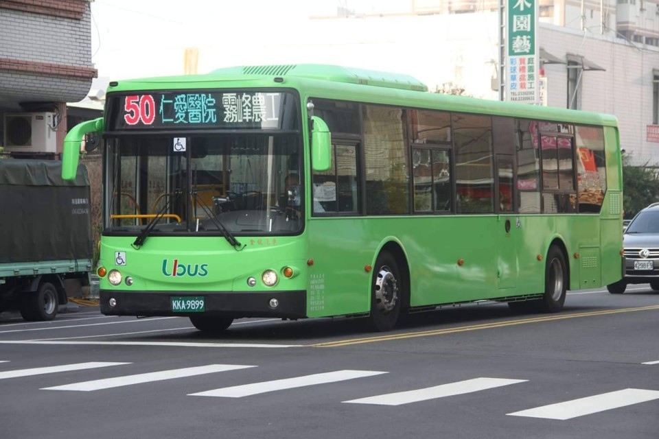 台中雙十公車春節上路 搭公車暢遊山海屯。(記者林俊維翻攝)