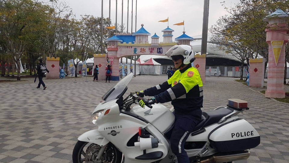 中警交大全國首購整套警用大型重機安全裝備維同仁執勤安全。(記者林俊維翻攝)