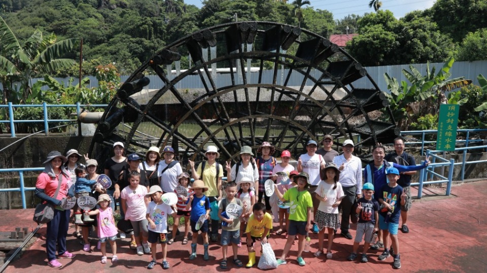 圖文：水規所結合在地五福國小發展排水路環境教案「水邊樂校」。（孫崇文/翻攝）