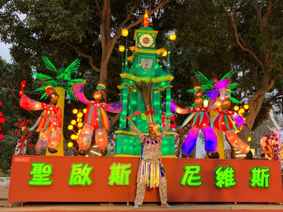 友邦展現精彩舞技 2020台灣燈會充滿濃濃異國風。(記者高秋敏翻攝)