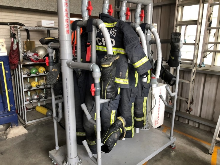 守護消防員健康 中市消防衣清潔設備建置完成。(記者林志強翻攝)