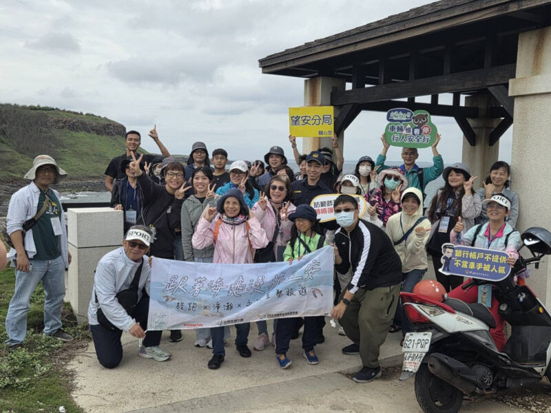 慢遊望安護海洋　望安警攜手淨灘宣導反詐與旅遊安全