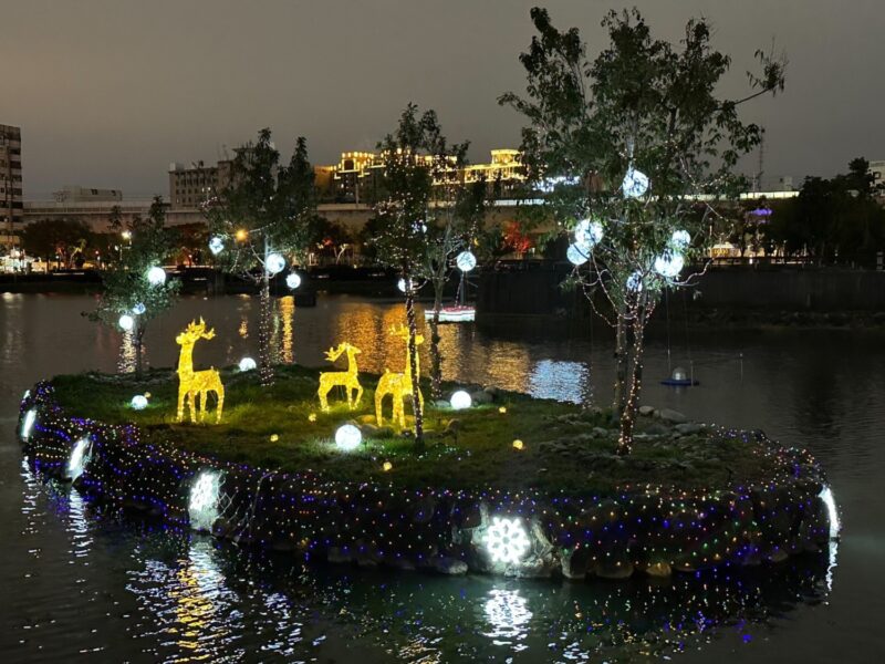 台中市耶誕處處點亮！  山海屯城公園浪漫點燈