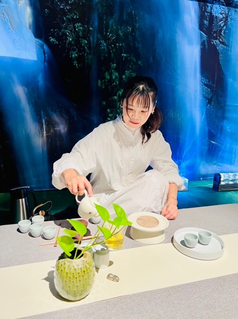 茶師服務演示。圖/嘉義縣文化觀光局提供