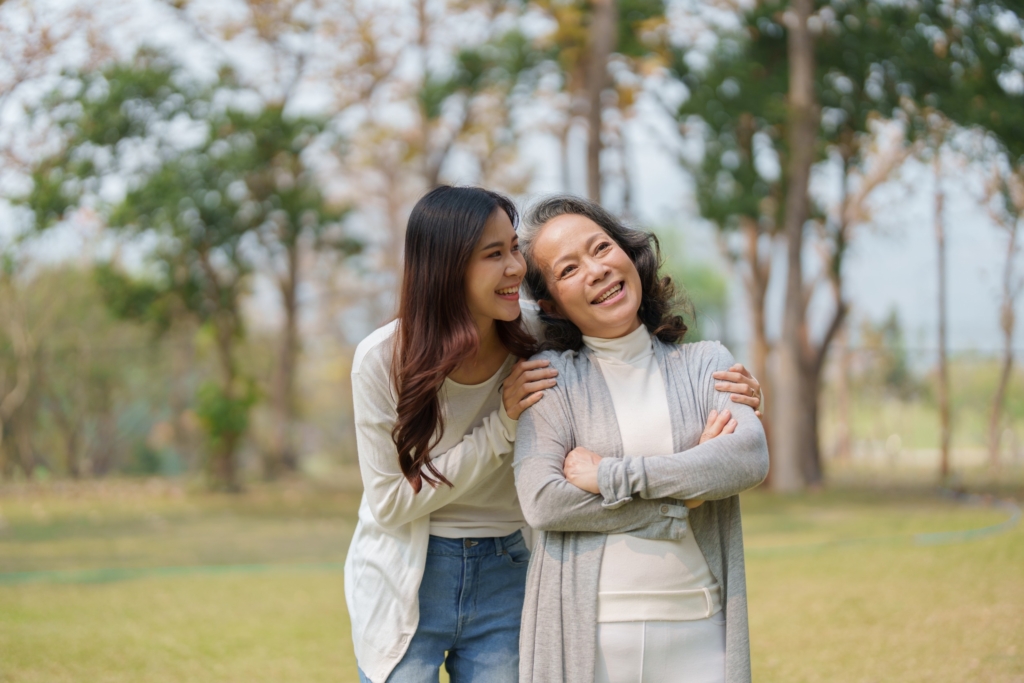 婚後理應叫婆婆一聲媽媽，親上加親，感情會更好喔。此為示意圖。圖/123RF圖庫