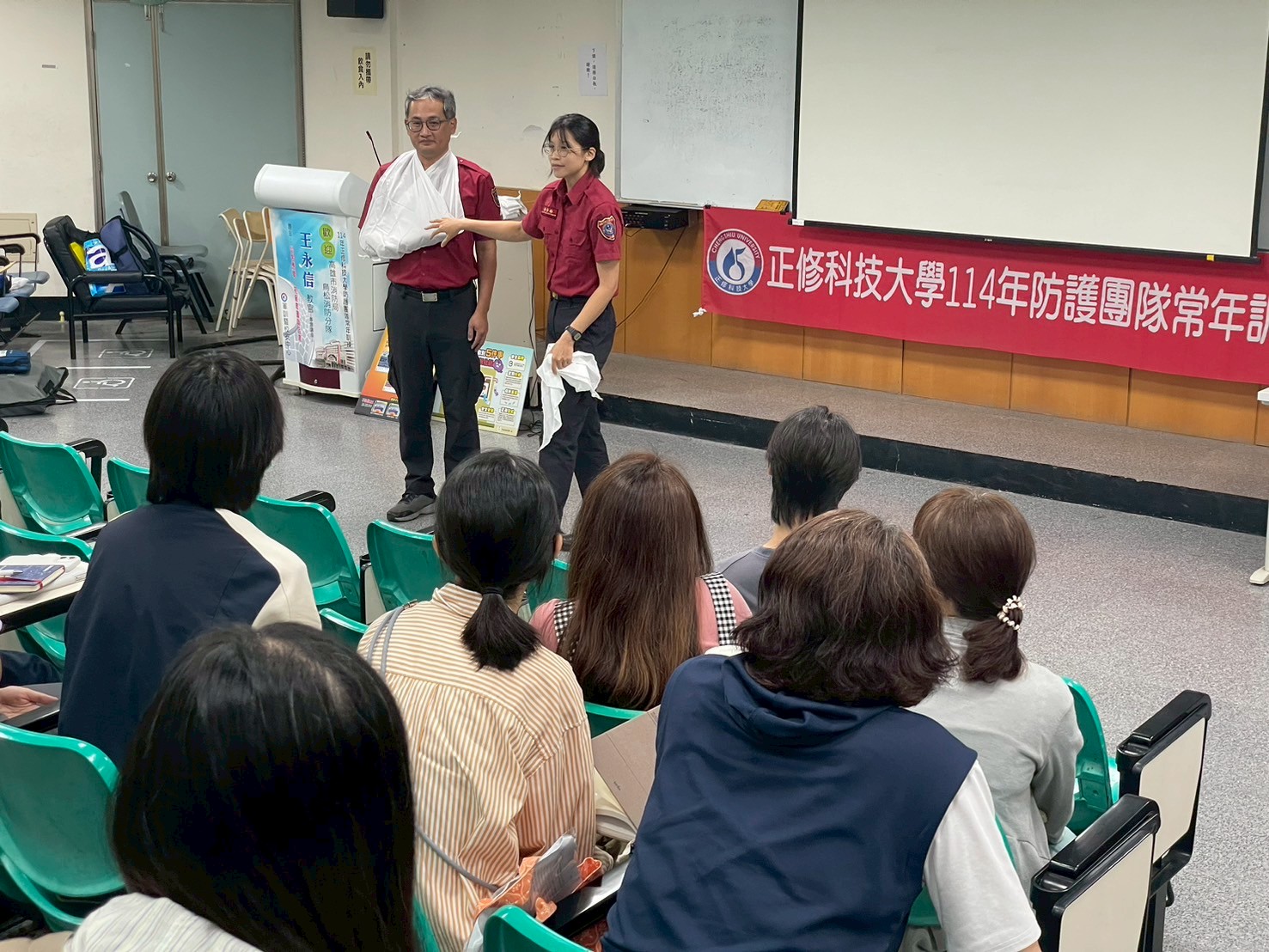 消防鳥松分隊赴正修科大  強化教職員CPR、AED救護訓練