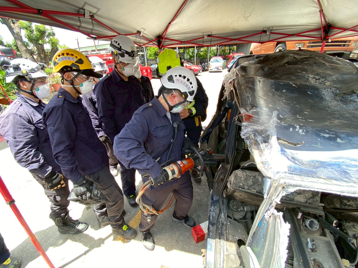 強化國道事故應變力 高市消防第四大隊辦理車禍救援常訓