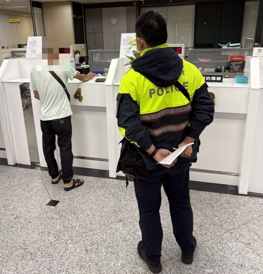 男疑遭詐騙欲匯卅萬元           民權警成功保住其積蓄