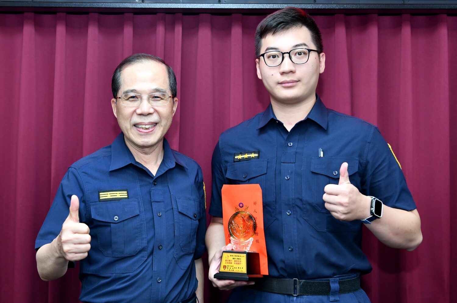 蔡耀丞尋獲失智迷途老翁            盧廷彰會報表揚豎指稱讚