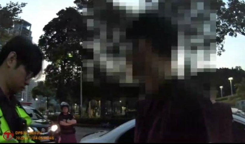 男子酒駕聞笛示意受檢        慌張連撞六車戛然停下
