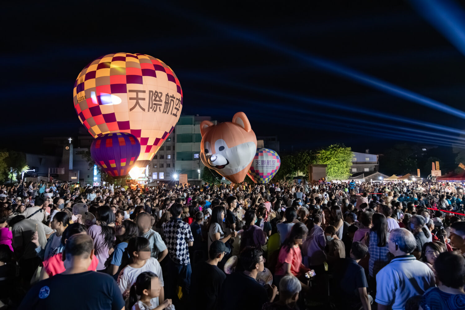 開幕夜人山人海,萬人聚集礁溪共賞國際級藝術表演。圖/礁溪鄉公所提供