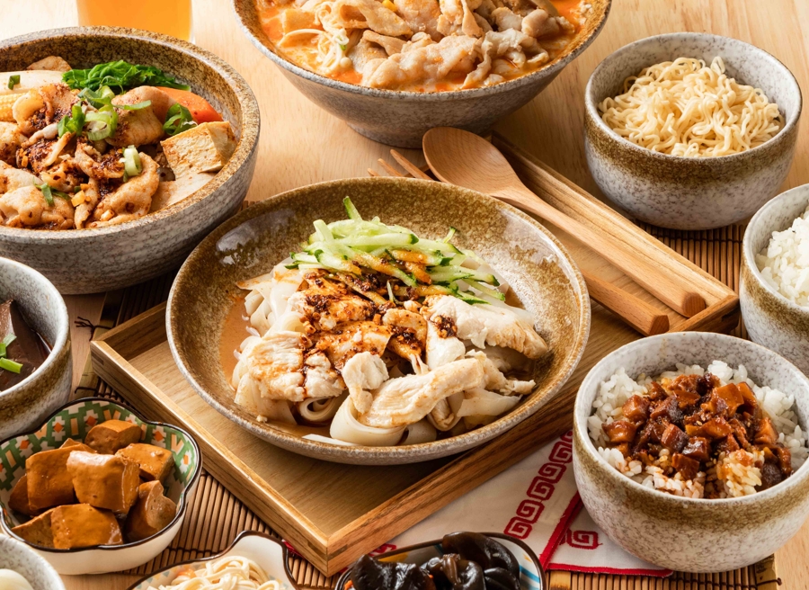 火鍋、乾鍋、涼皮等多樣餐點組合,兼顧美味與份量,滿足家庭日常所需。圖/眾旺餐飲提供