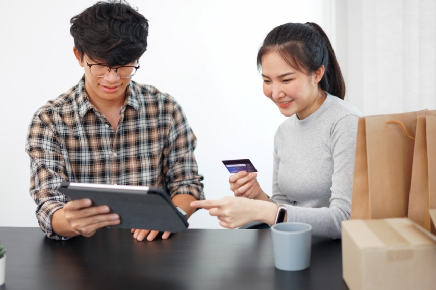 因為是好朋友，你們擁有契合的興趣和價值觀，包含金錢以及理財規劃等重大議題。圖/123RF圖庫