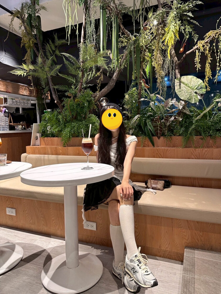 日常跑咖風，展現韓系可愛風格。圖/讀者提供、鄭欣宜後製