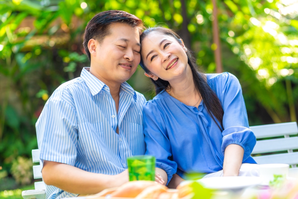 一對中年夫妻相處多年，往往只需一個眼神、一個手勢，就能明白對方的心思。圖/123RF圖庫
