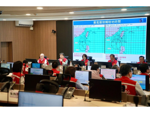 鳳凰颱風逼近 屏東災害應變中心提升一級開設  籲請鄉親做好防颱措施