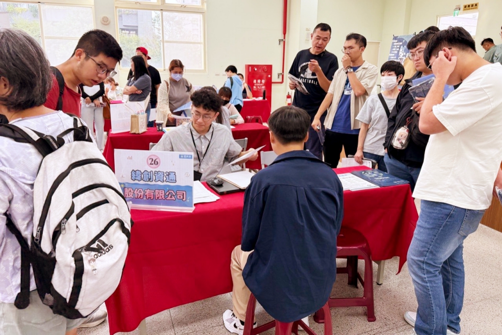 多元職缺選擇 竹北就業中心11月兩場徵才攜手43家業者釋逾1800職缺