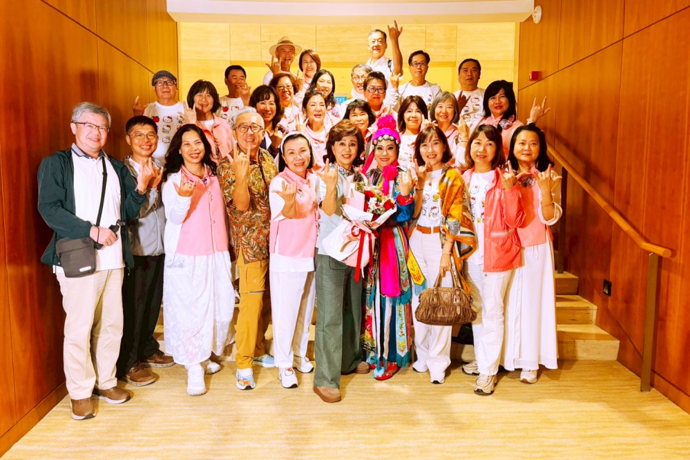 明華園跨海新加坡盛大演出 竹市凱蒂扶輪社行動支持台灣藝術文化