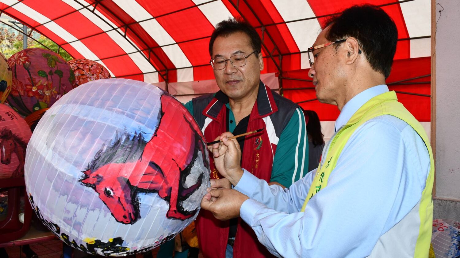 藝術家彩繪彰邑百景 林世賢籲公共建設納入藝術文化元素 藝術家彩繪彰邑百景 林世賢籲公共建設納入藝術文化元素