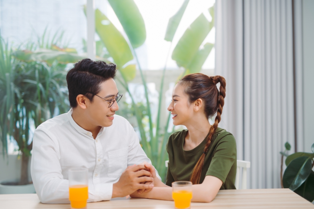 當妳們的生活開始往不同方向分岔,也許妳結婚了,也可能是她職涯突破,不再那麼需要對方傾吐心聲,變淡不需要理由。圖/123RF圖庫