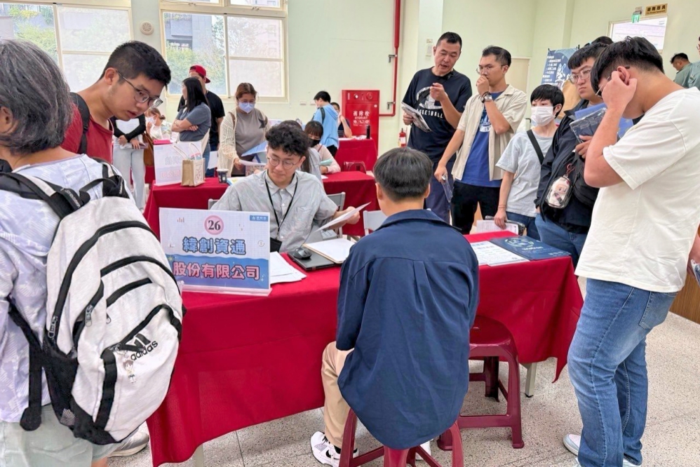 助中高齡轉職 桃竹苗分署12/23舉辦友善企業徵才暨職務再設計體驗 助中高齡轉職 桃竹苗分署12/23舉辦友善企業徵才暨職務再設計體驗
