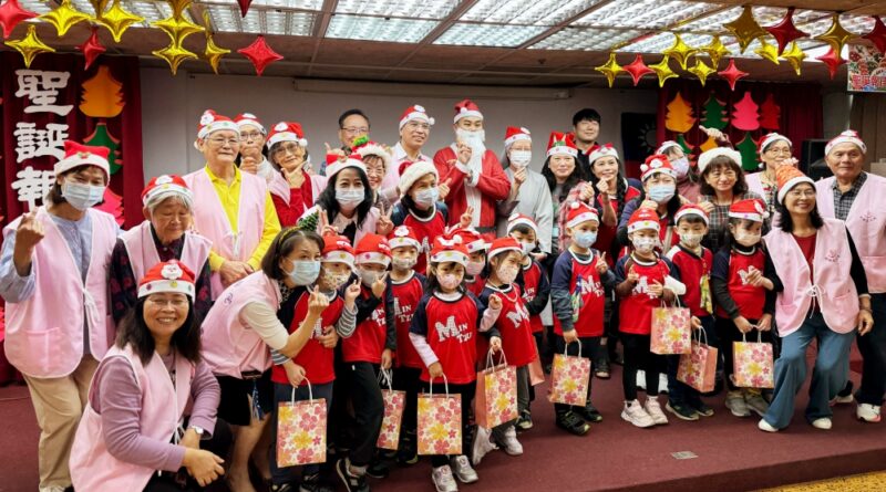 銀青幼三代共融同樂　八德榮長輩和聖保祿志工及萌娃歡慶聖誕報佳音