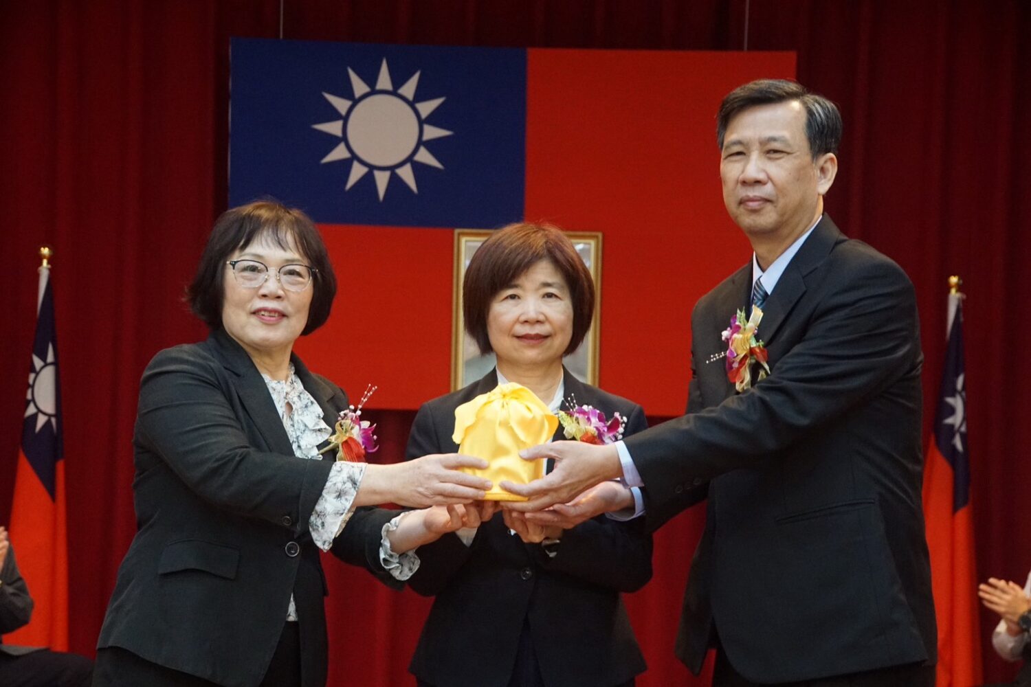 臺南郵局換新血！稽核高手邱世賢接棒梁麗妍局長職位