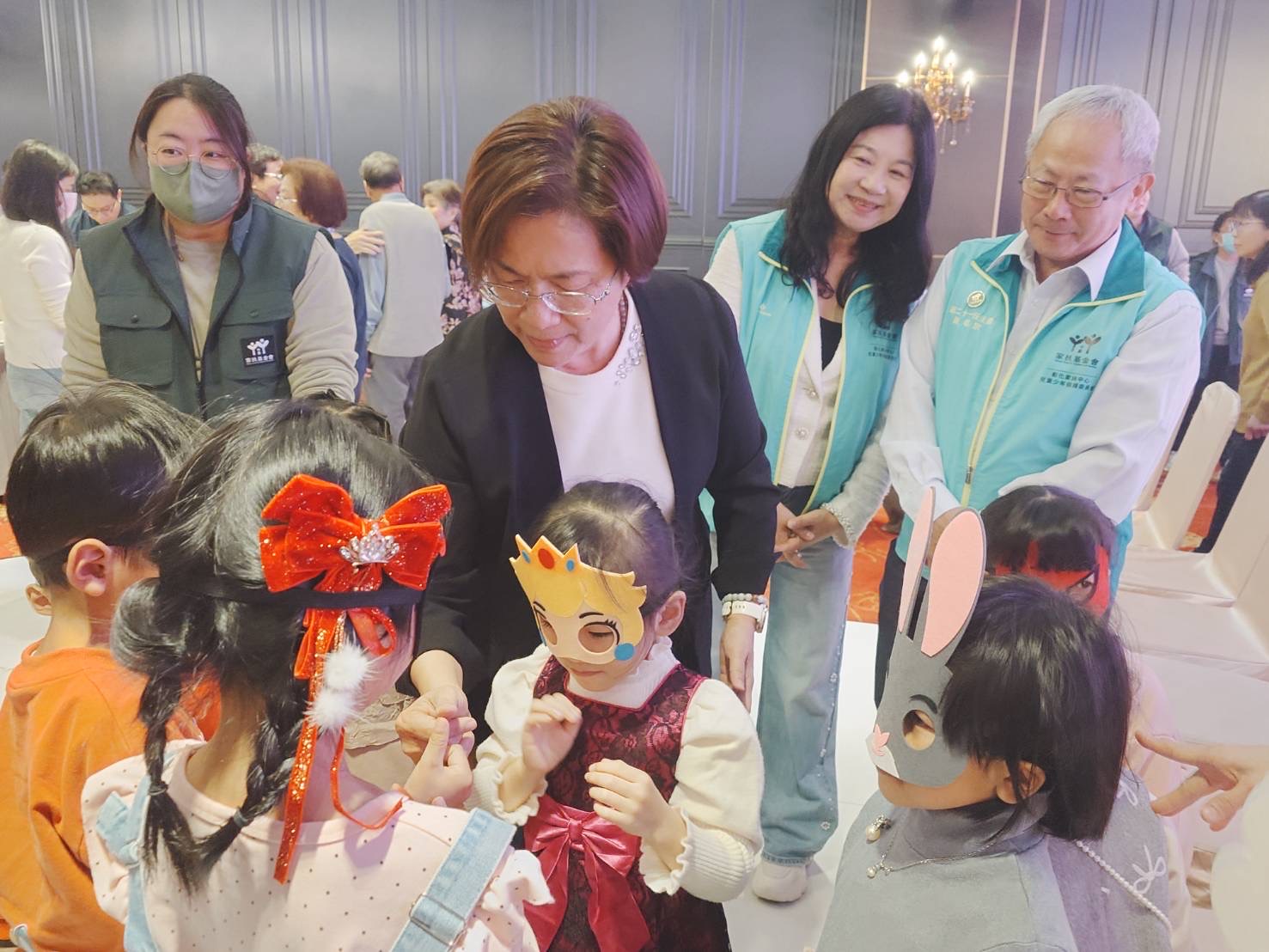 彰化家扶用愛扶家60載　寄養家庭迎新春圍爐感恩餐敘