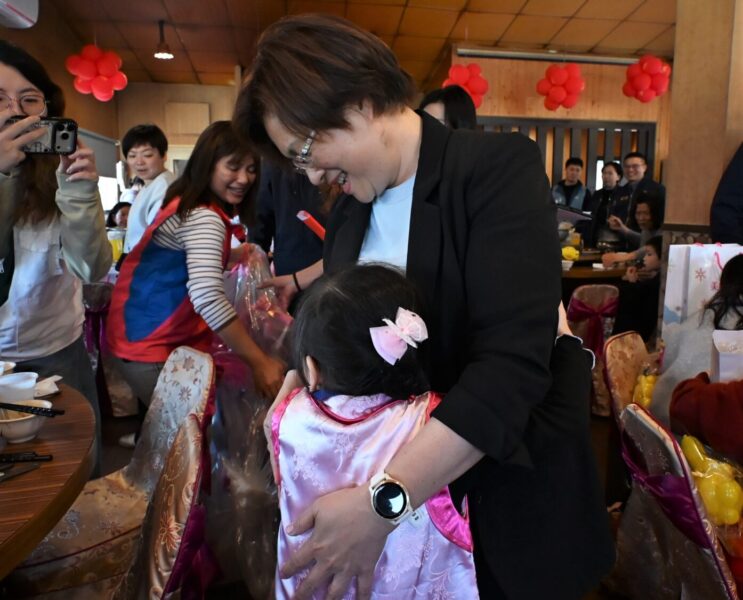 與縣長媽媽有約歲末圍爐　陪伴48位孩子共聚溫馨時光