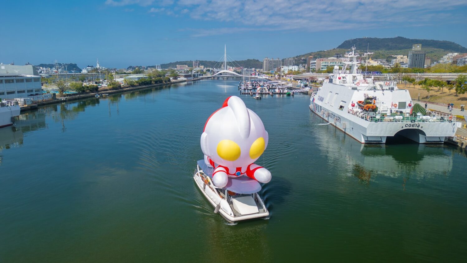 高雄冬日遊樂園驚喜彩蛋  Q版超人力霸王遊愛河灣引打卡熱潮