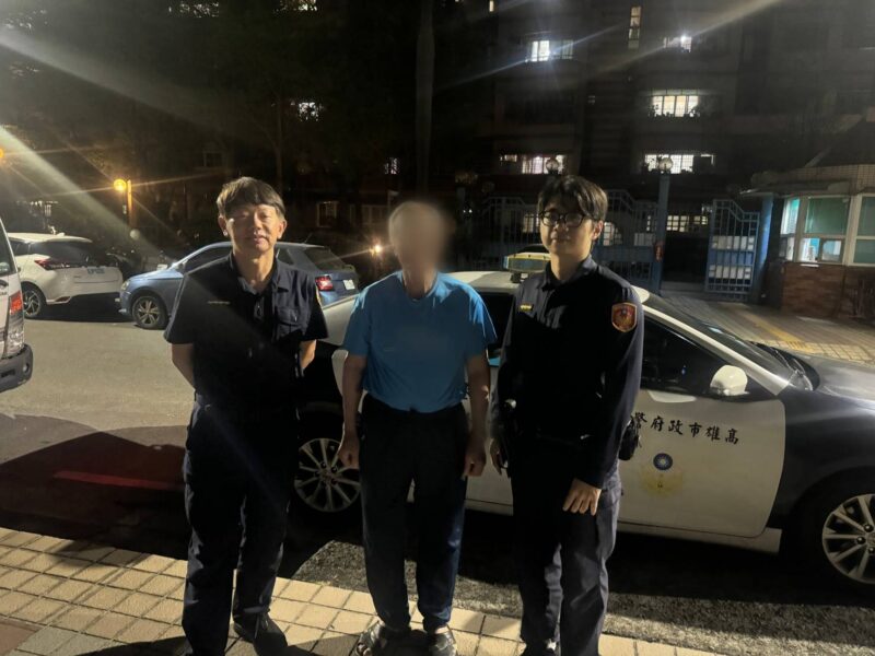 家屬急壞了！老翁迷途5小時  小港警40分鐘火速尋回