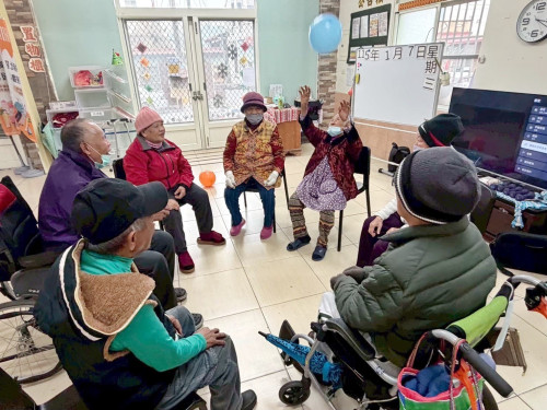 屏東縣高齡友善資訊網 一站找得到、看得懂、問得到  讓每個老日子都是好日子