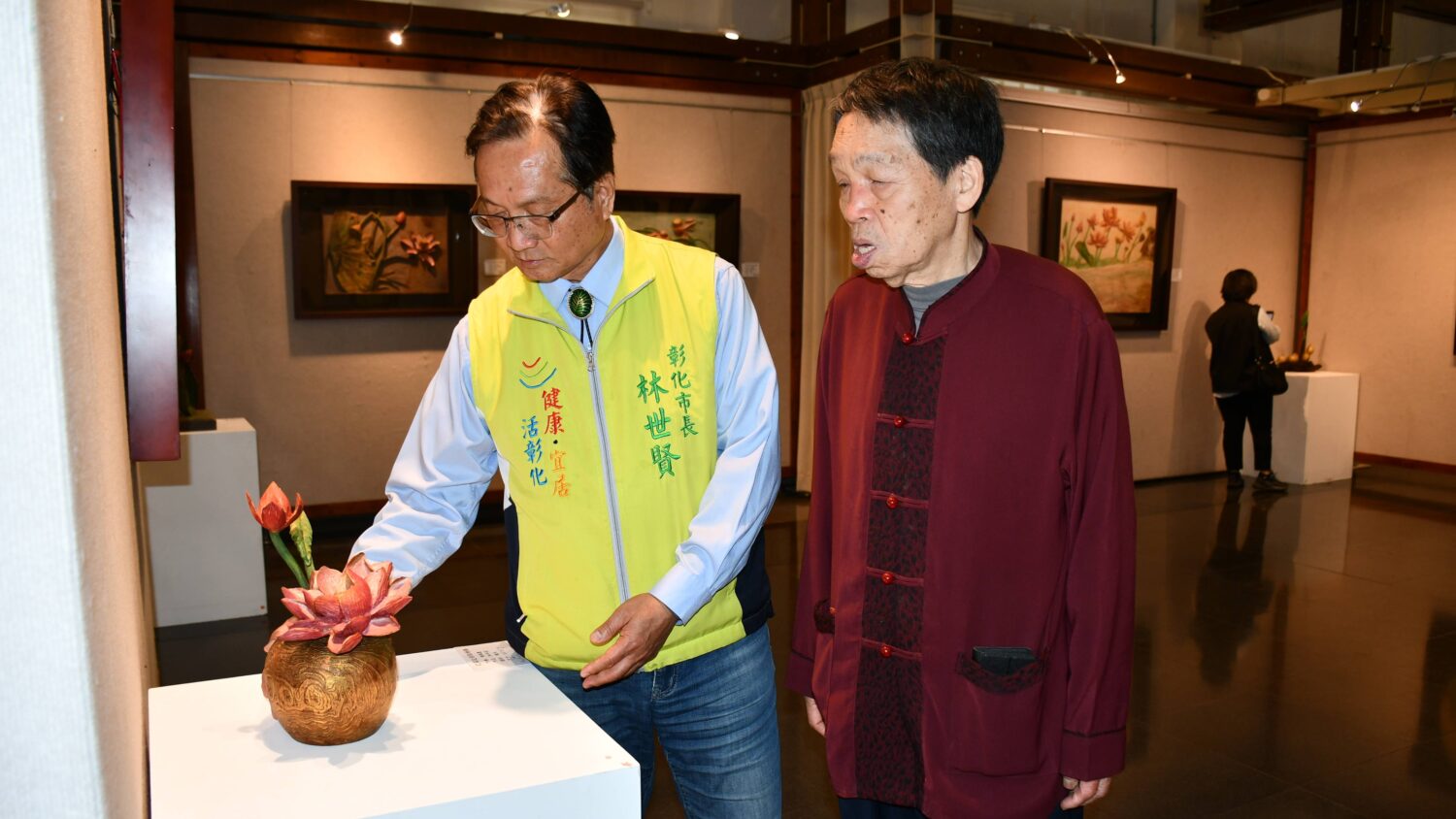 花深忘卻來時路~黃媽慶木雕展隆重開幕