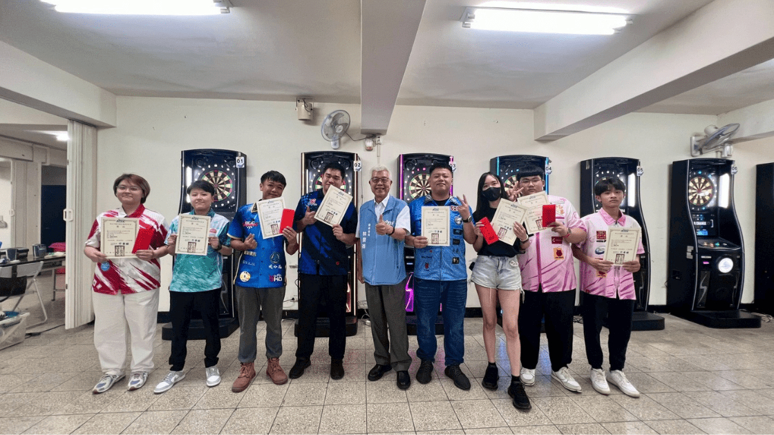 CTDF 林榮祿副總會長頒發城市雙人盃飛鏢公開賽獎項