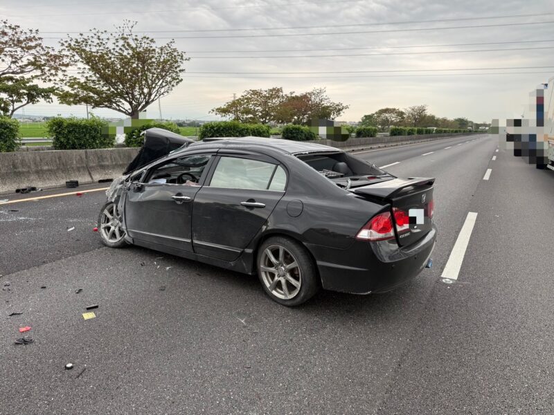 又見酒駕肇事！失控撞護欄　國道一度受阻