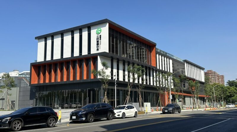 高雄新地標！三民運動中心主場館完工 水利局交棒運發局