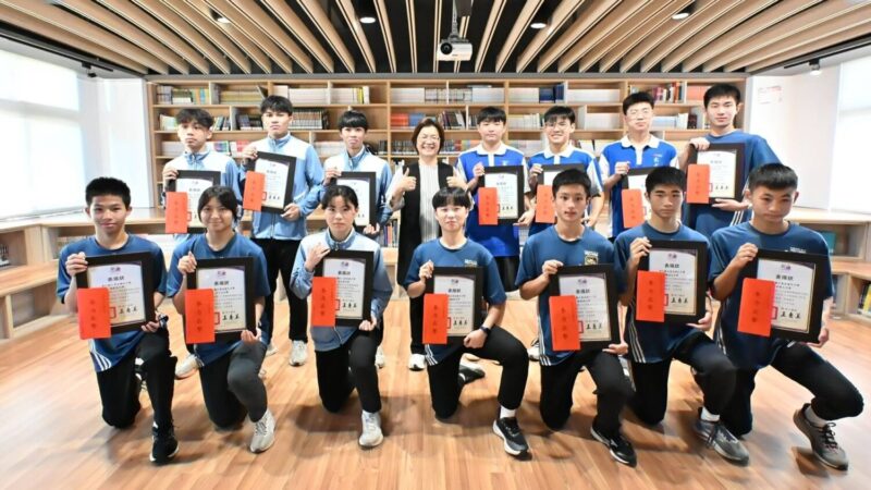 向選手致上最高敬意　嘉勉員林國中、彰化藝術高中及二林高中等3校拳擊選手