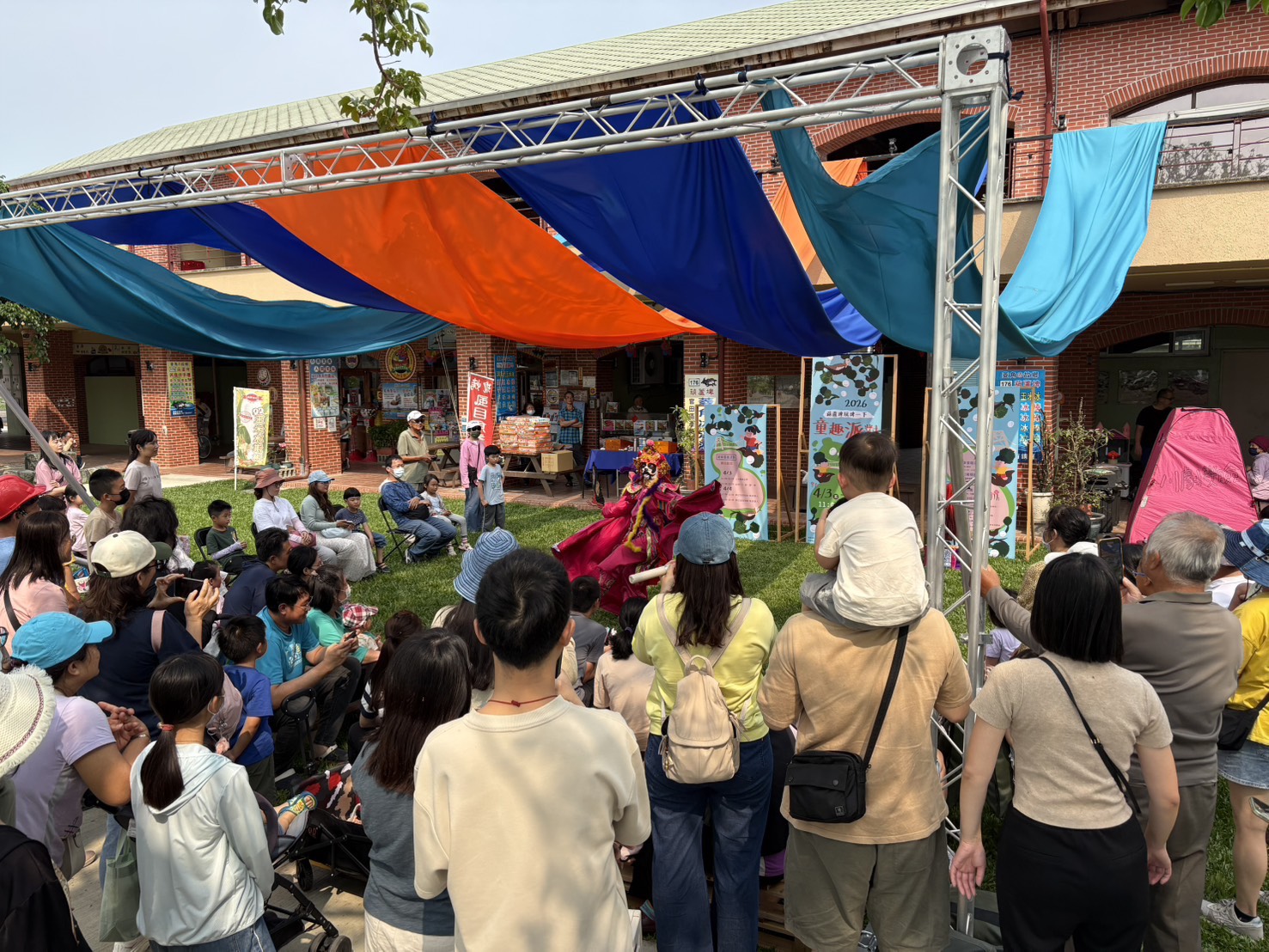 台南清明連假吸金169萬人次！運河光影與老街魅力點亮府城