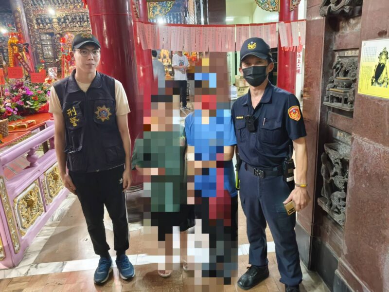 東港警助廟會走失男童團圓