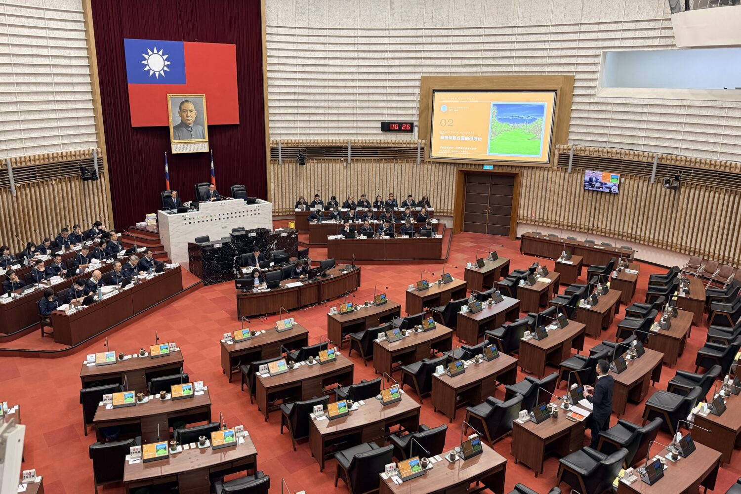 議員市政總質詢肯定陳其邁以高度行政效率施政 議員市政總質詢肯定陳其邁以高度行政效率施政