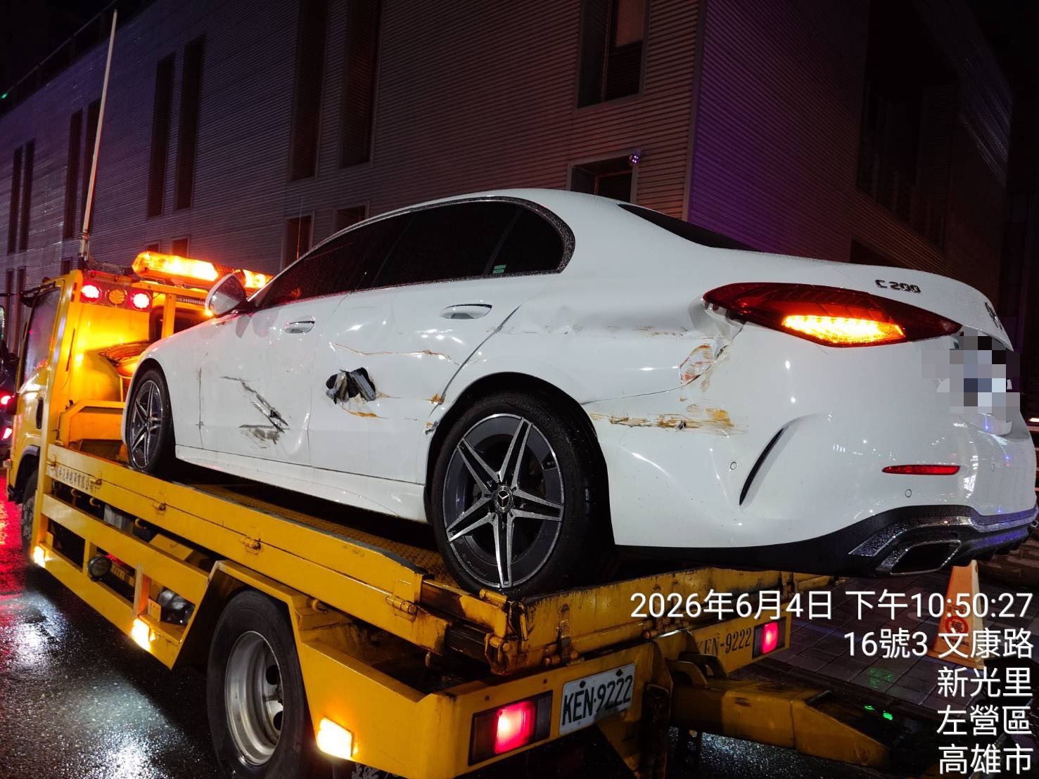 國道1號高雄段聯結車擦撞轎車後離去　國道警追查肇事車